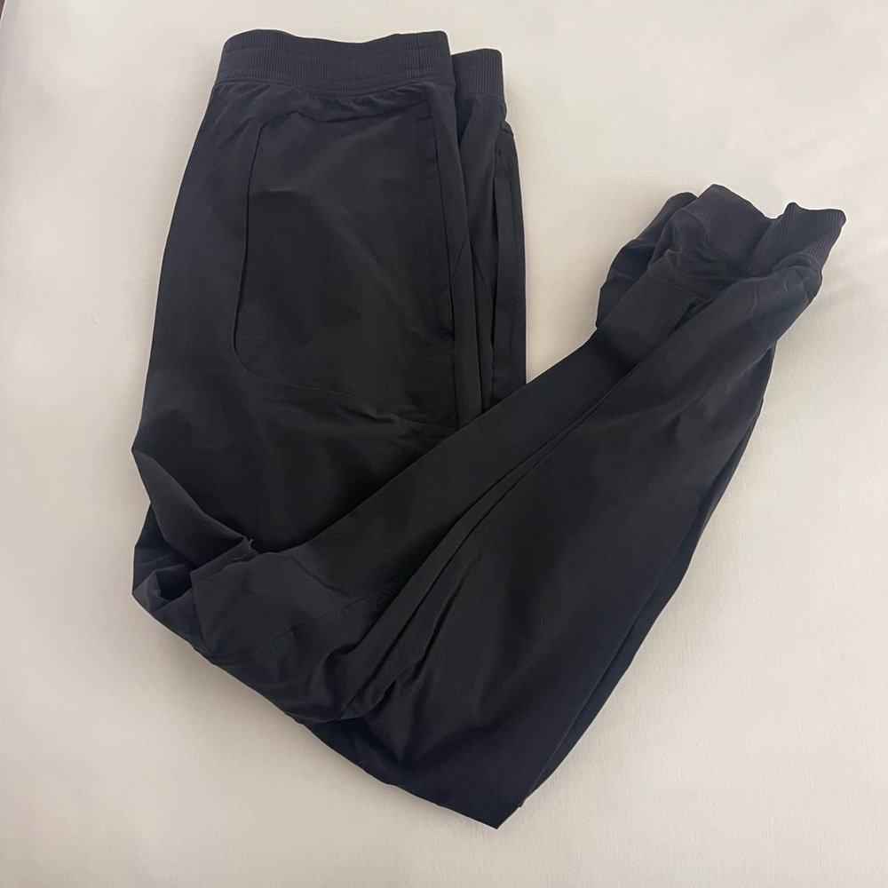 Men’s Alo Black Jogger Pants
